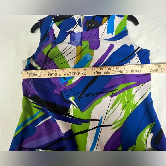 SCARLETT COLORFUL SLEEVELESS DRESS. SIZE 6. Has two front pockets. - Picture 2 of 8